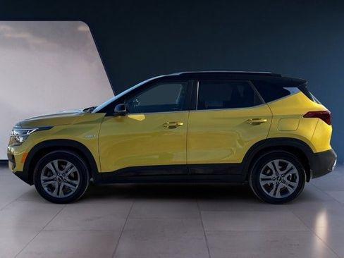 Certified 2022 Kia Seltos S image 2