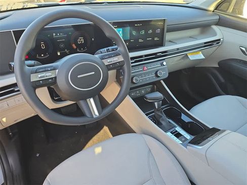 New 2026 Hyundai Tucson SE image 15