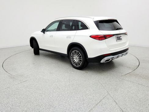 Used 2025 Mercedes-Benz GLC 300 image 7