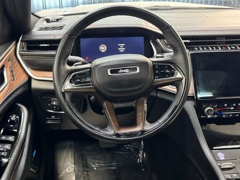 Used 2021 Jeep Grand Cherokee L Summit w/ Luxury Tech Group V AWD/4WD image 8