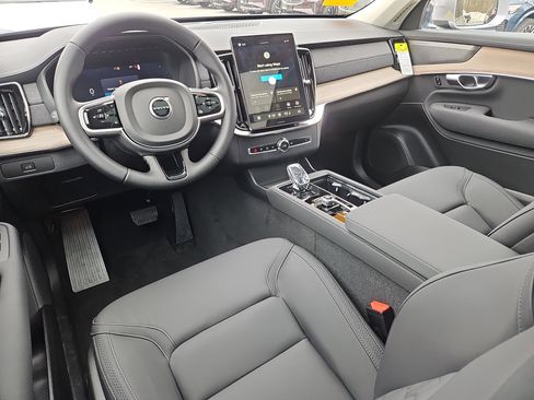 New 2026 Volvo XC90 B6 Plus w/ Protection Package Premier image 3