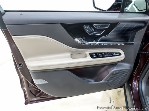 Used 2021 Lincoln Corsair AWD w/ Equipment Group 101A image 26