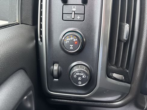 Used 2019 Chevrolet Silverado 1500 LT w/ All Star Edition AWD/4WD image 29