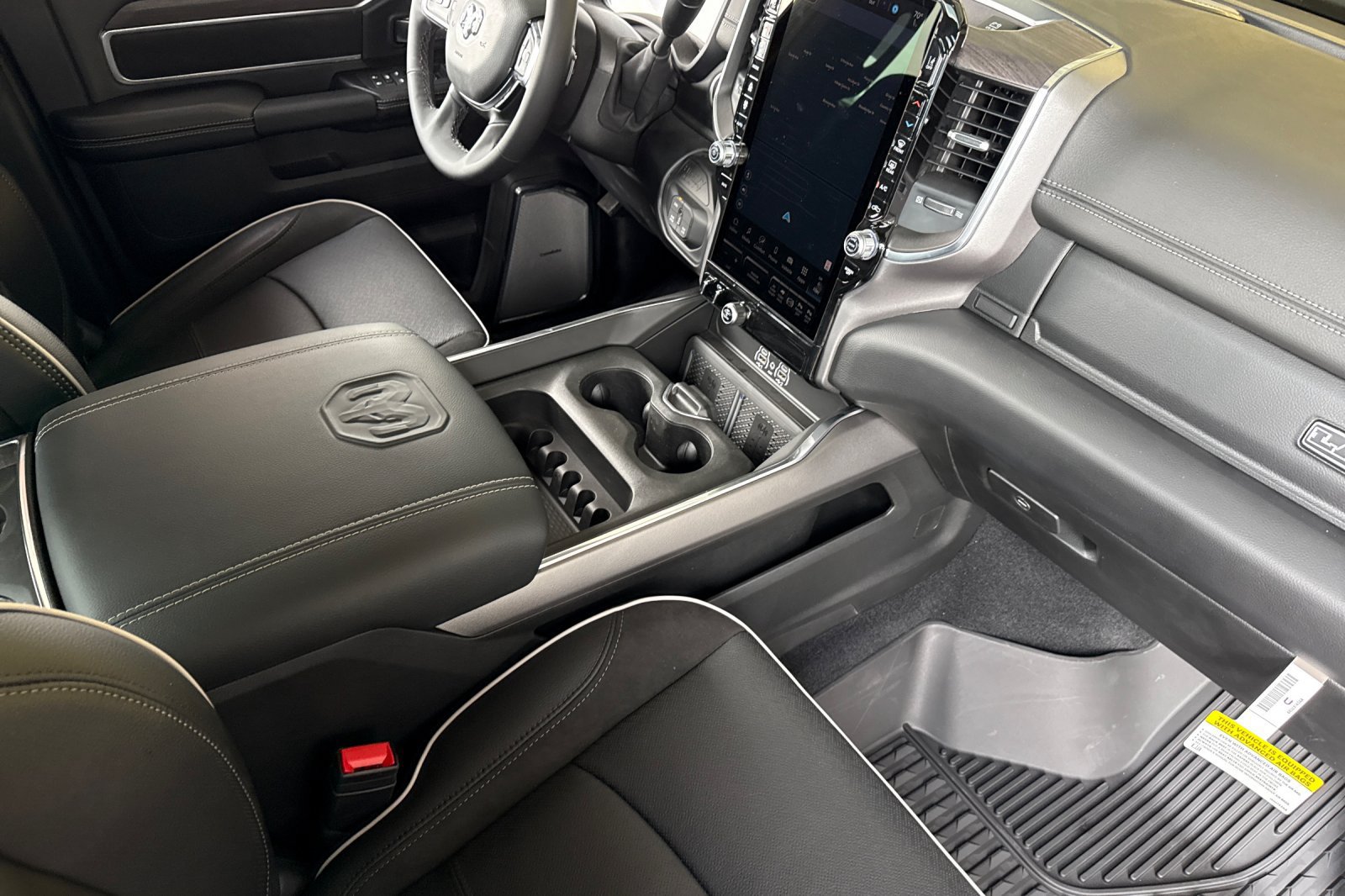 New 2026 RAM 3500 Laramie AWD/4WD image 17
