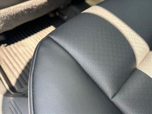 Used 2023 Nissan Rogue SV w/ SV Premium B Package FWD image 15