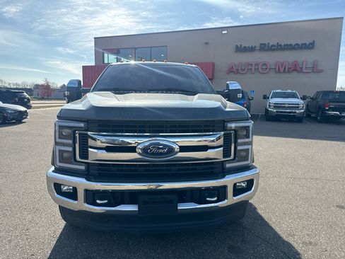 Used 2019 Ford F250 XLT w/ XLT Premium Package image 8