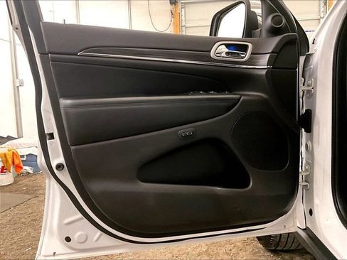 Used 2019 Jeep Grand Cherokee Limited AWD/4WD image 22