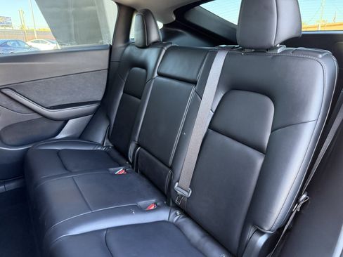 Used 2020 Tesla Model Y Long Range image 35