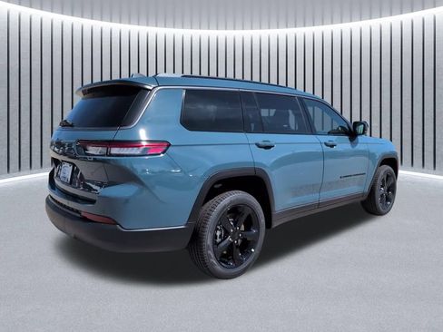 New 2026 Jeep Grand Cherokee L Limited w/ Limited Altitude Package AWD/4WD image 9