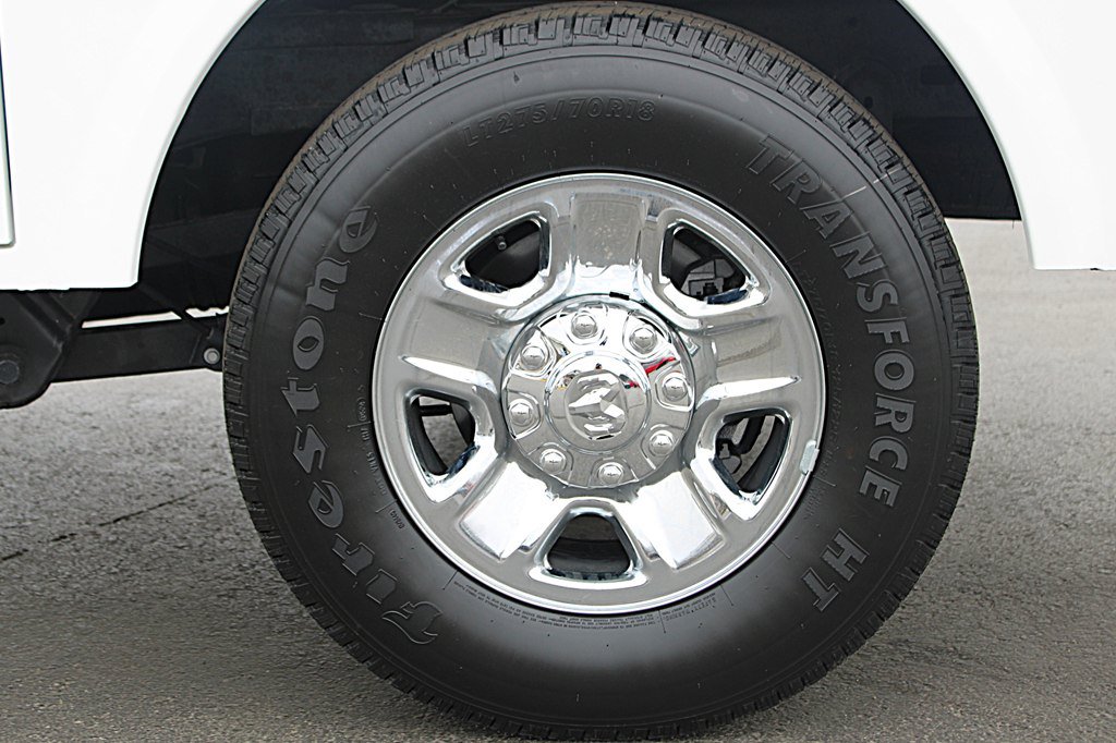 Used 2024 RAM 2500 Tradesman w/ Chrome Appearance Group RWD image 38