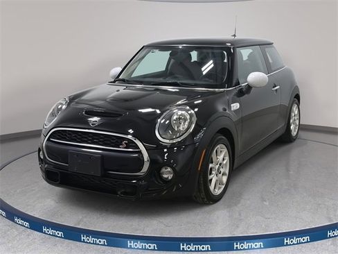 Used 2019 MINI Cooper S image 1