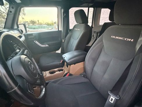 Used 2016 Jeep Wrangler Unlimited Rubicon w/ Max Tow Package AWD/4WD image 9