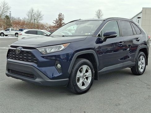 Used 2020 Toyota RAV4 XLE image 5
