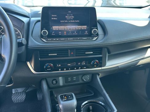 Used 2025 Nissan Rogue SV FWD image 17