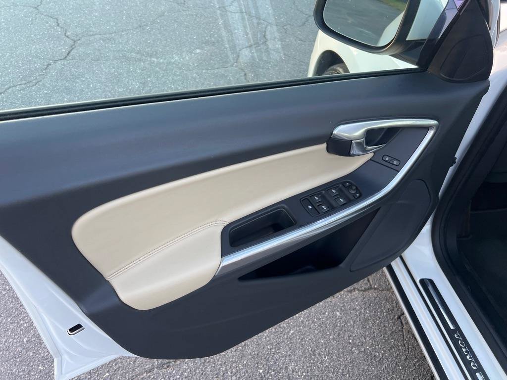 Used 2017 Volvo S60 T5 Dynamic AWD/4WD image 12