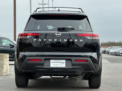New 2025 Nissan Pathfinder SV image 5