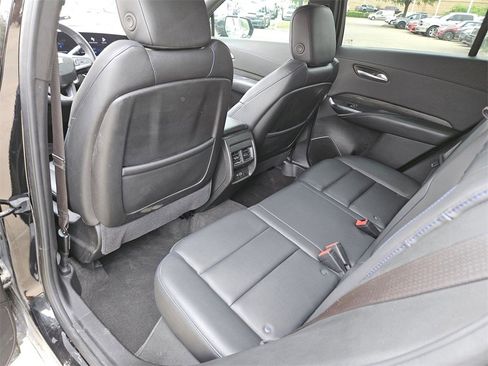 Used 2024 Cadillac XT4 Sport image 13