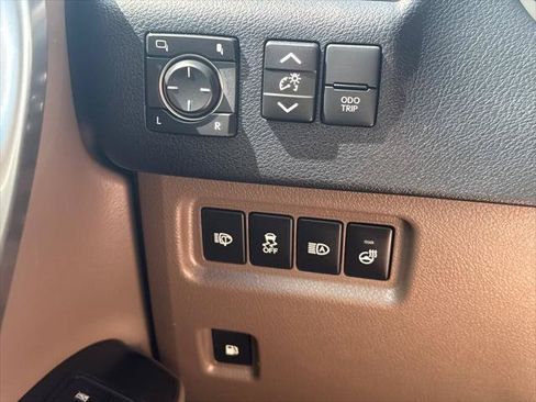 Used 2023 Lexus GX 460 Premium w/ Premium Plus Package AWD/4WD image 18