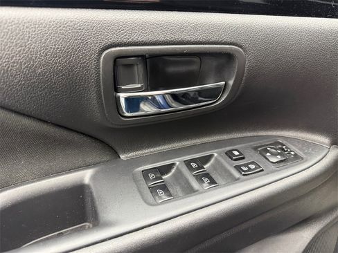 Used 2020 Mitsubishi Outlander ES image 14