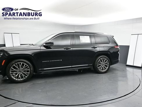 Used 2023 Jeep Grand Cherokee L Summit AWD/4WD image 4
