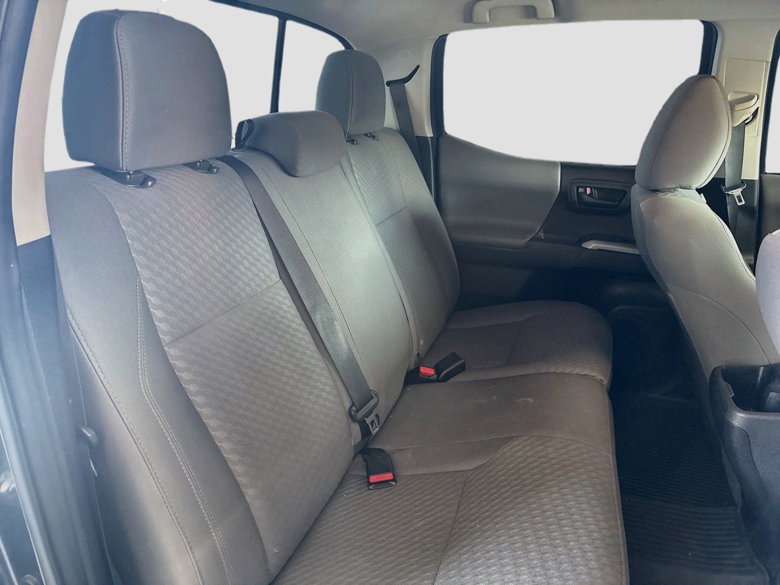 Used 2021 Toyota Tacoma SR5 RWD image 17