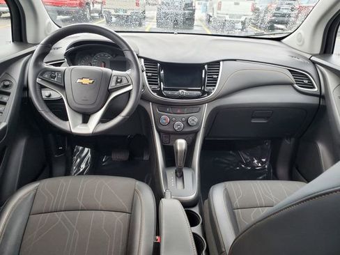 Certified 2022 Chevrolet Trax LT w/ LT Convenience Package image 15