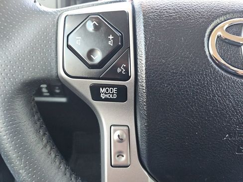 Used 2022 Toyota 4Runner SR5 AWD/4WD image 28