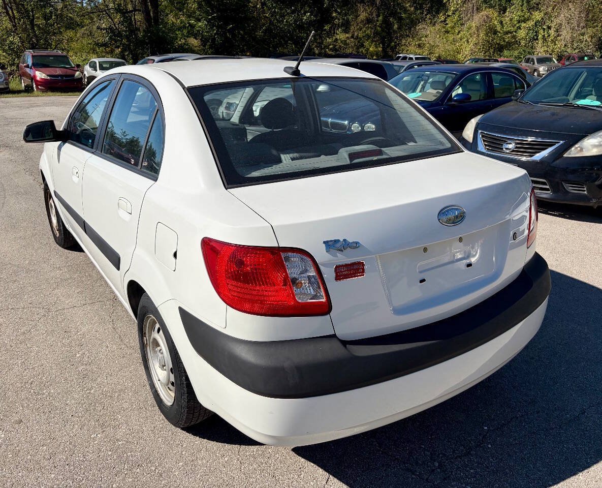 Used 2009 Kia Rio Sedan FWD image 3