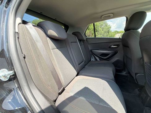 Used 2020 Chevrolet Trax LS w/ Tint and Cruise Package AWD/4WD image 17