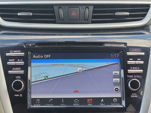 Used 2018 Nissan Murano SV image 17