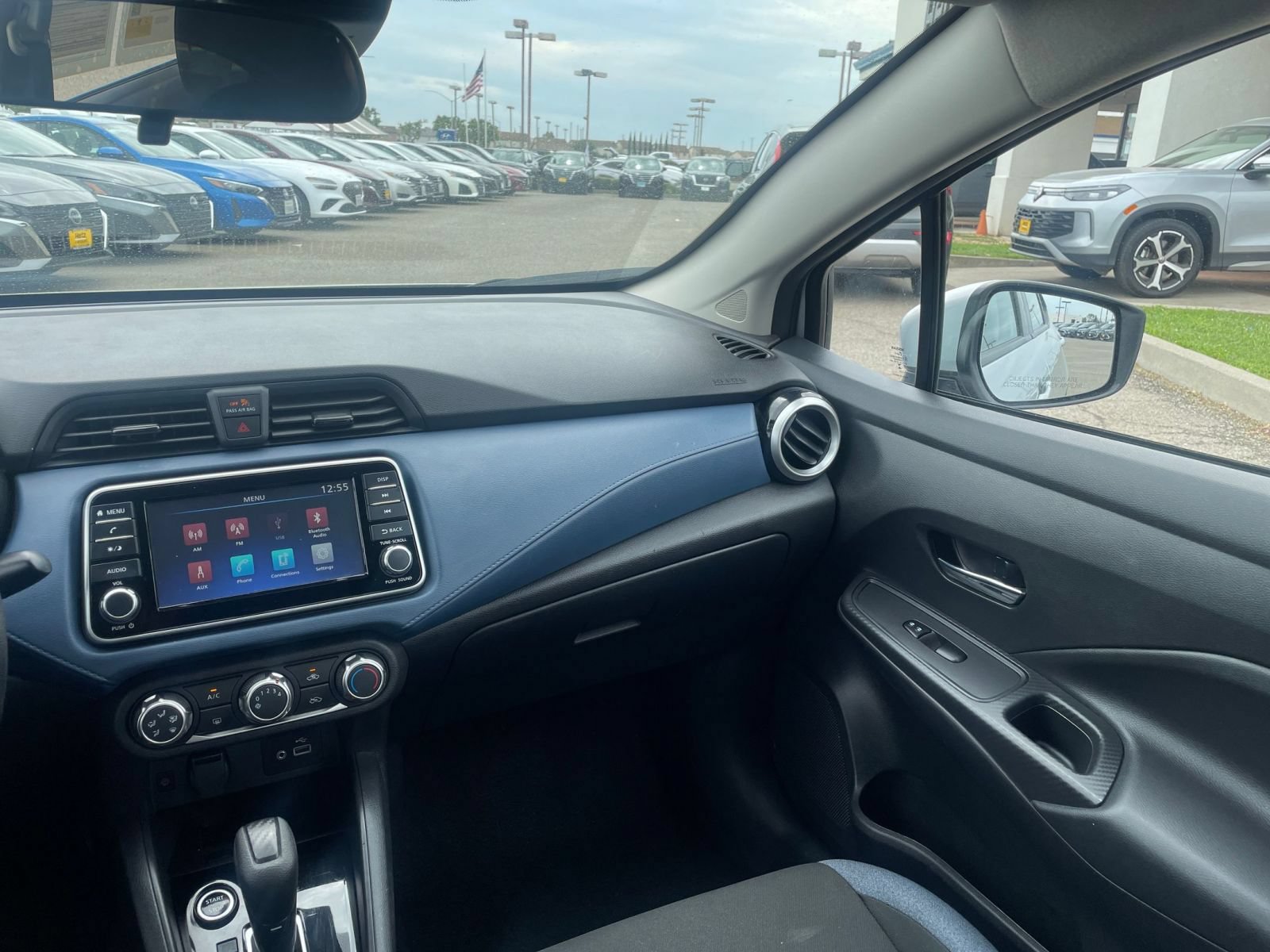 Used 2025 Nissan Versa SV FWD image 34