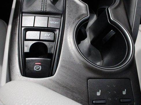 Used 2021 Toyota Camry XSE FWD image 41