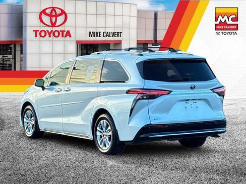 Certified 2026 Toyota Sienna Limited FWD image 3