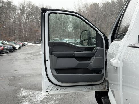 Used 2024 Ford F250 XLT w/ Black Appearance Package image 23