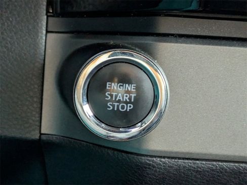 Used 2017 Toyota Tacoma TRD Sport image 30