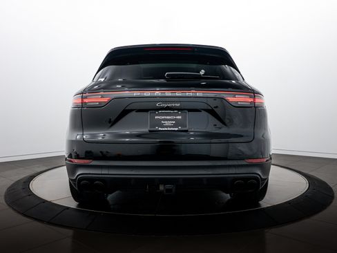 Certified 2023 Porsche Cayenne Platinum Edition AWD/4WD image 6