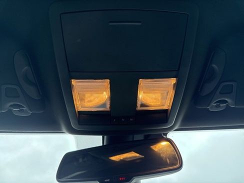 Used 2015 Dodge Challenger R/T Plus image 20