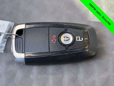 Used 2020 Ford Escape SE image 26