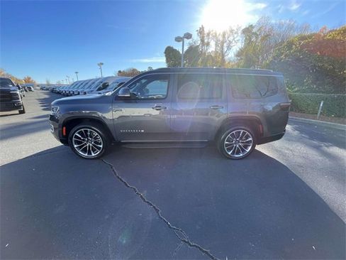 Used 2022 Jeep Wagoneer Series II w/ Premium Group I image 30