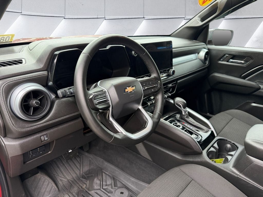 Used 2024 Chevrolet Colorado LT w/ LT Convenience Package II AWD/4WD image 10