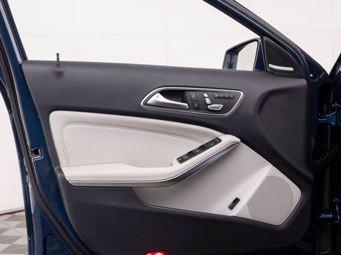 Used 2019 Mercedes-Benz GLA 250 4MATIC image 12