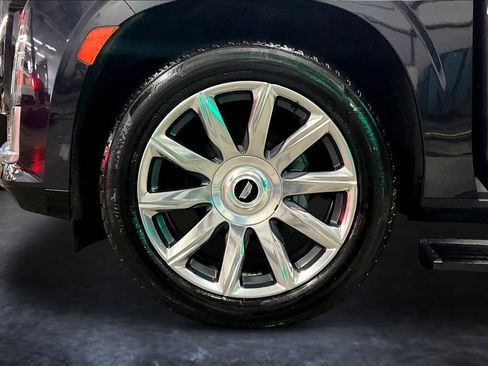 Used 2023 Cadillac Escalade ESV Premium Luxury Platinum w/ LPO, Floor Liner Package AWD/4WD image 35