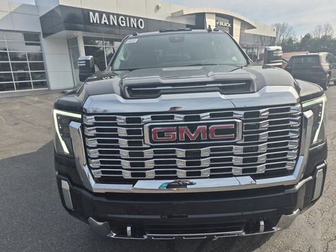 New 2026 GMC Sierra 2500 Denali w/ Technology Package AWD/4WD image 8