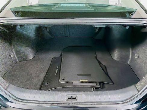 Used 2024 Nissan Altima 2.5 SV image 25