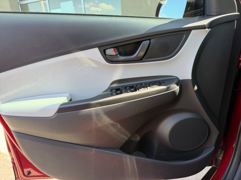 Used 2023 Hyundai Kona SEL FWD image 13