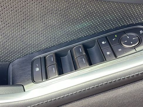 Used 2024 Lexus GX 550 AWD/4WD image 16