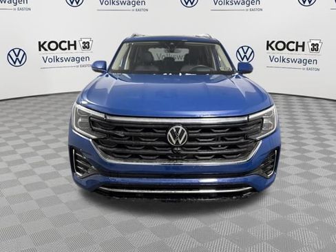 Used 2025 Volkswagen Atlas SEL Premium R-Line image 2