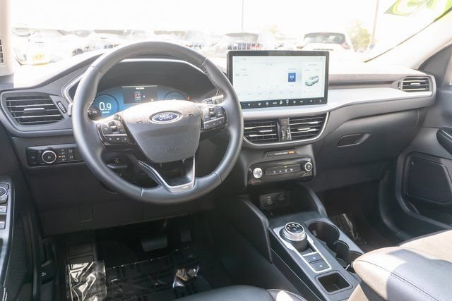 Used 2025 Ford Escape Platinum AWD/4WD image 12