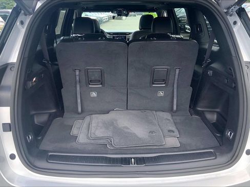 Certified 2025 Jeep Grand Cherokee L Altitude AWD/4WD image 9