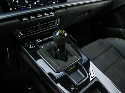 Used 2022 Porsche 911 GT3 image 34